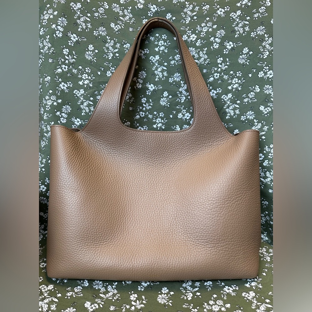 Cuyana System Tote in cappuccino